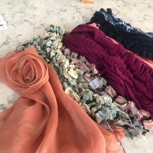 Scarves • Mixed Lot